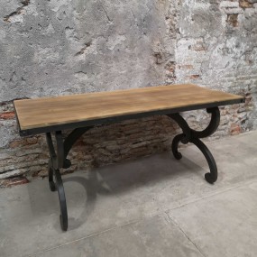 Kosciuszko Dageraad veelbelovend Vero tafel ijzer+houtblad 123x54H59cm